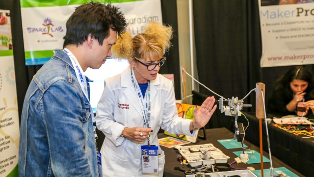 Photo by Diego Donamaria.