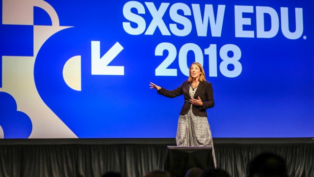 Photo by Diego Donamaria.