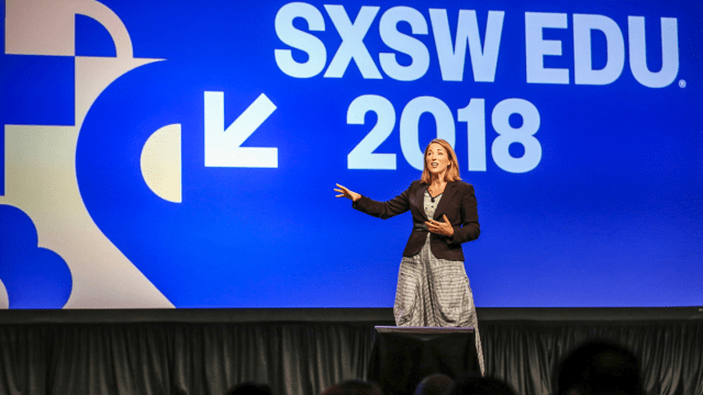 Photo by Diego Donamaria.