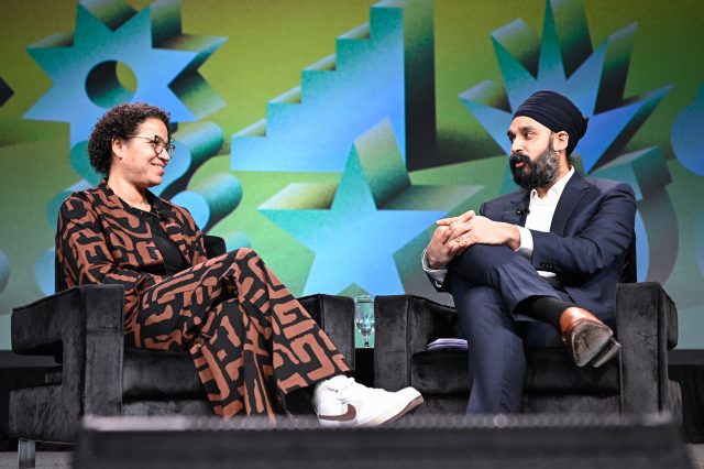 Keynote: What We Make Visible to Children: Art, Storytelling, & Picturebooks - SXSW EDU 2025 - Photo by Shannon Johnston Keynote: What We Make Visible to Children: Art, Storytelling, & Picturebooks - SXSW EDU 2025 - Photo by Shannon Johnston